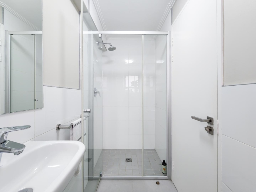 2 Bedroom Property for Sale in Vredehoek Western Cape